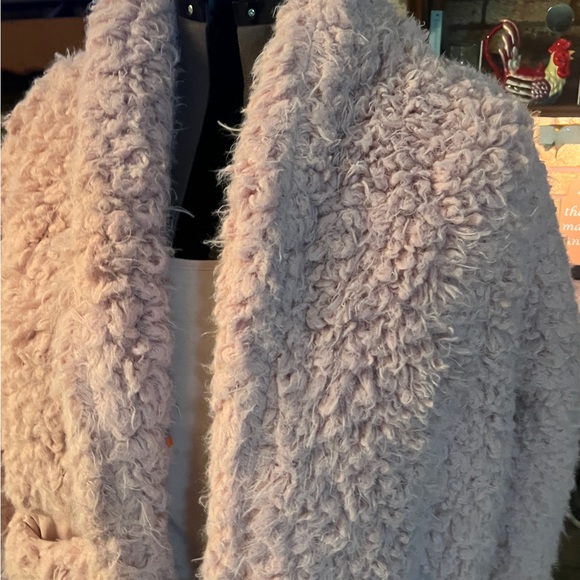 Beautiful pink fur jacket - Picture 3 of 4